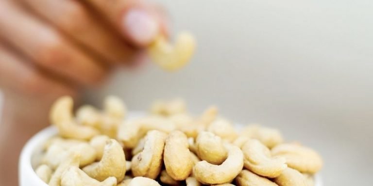 carbohydrates in cashews